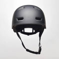 Video in Galerie-Betrachter laden und wiedergeben, Black Skater-Style Bicycle Helmet with Reflective Safety Buckle and Straps, Ideal for Men, Women, Teenagers, and Adults – Crazy Safety
