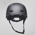 Video in Galerie-Betrachter laden und wiedergeben, Skater-Style Bicycle Helmet with Reflective Safety Buckle and Straps, Ideal for Men, Women, Teenagers, and Adults – Crazy Safety
